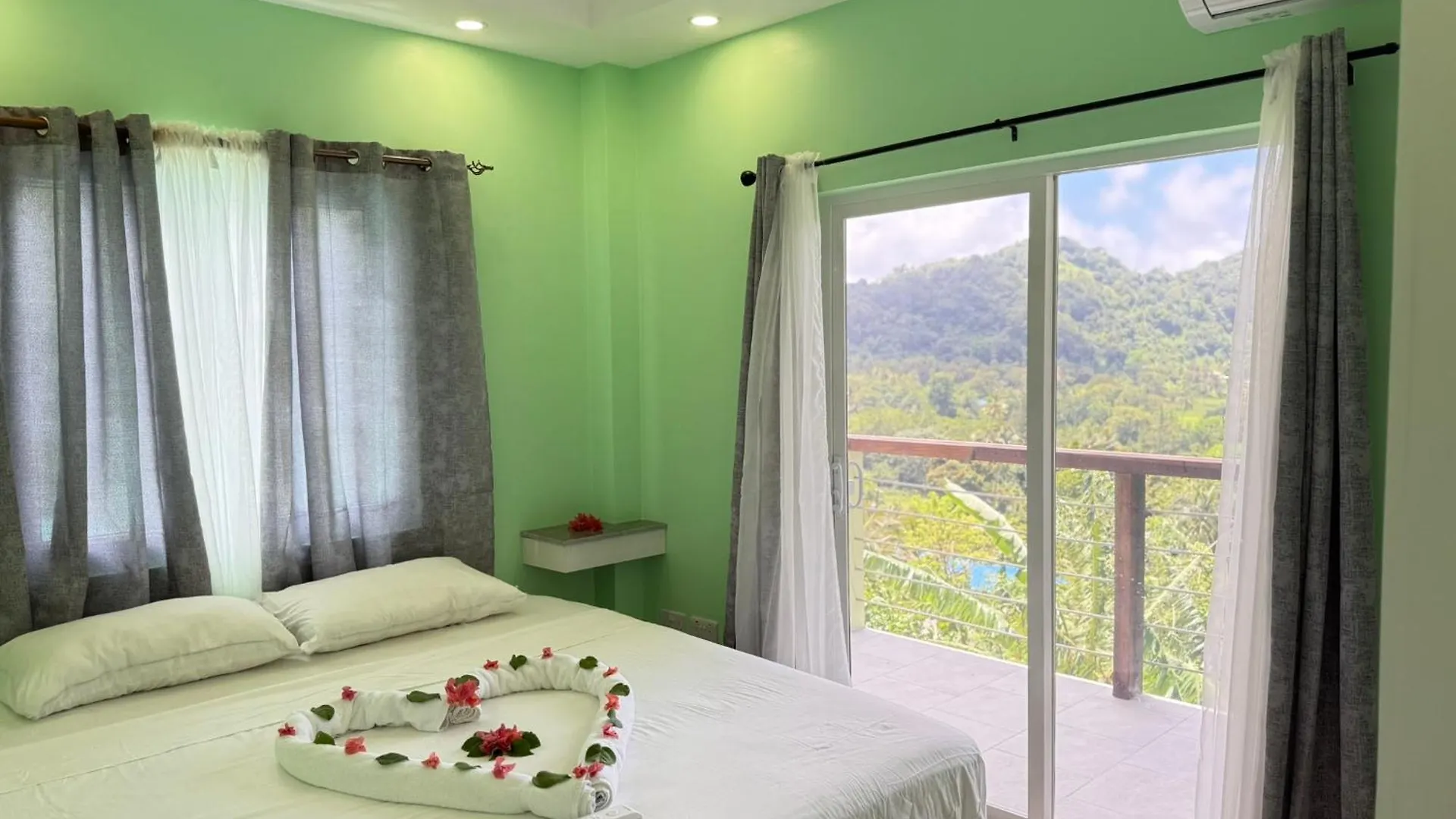 Soufrière Green Onyx Villas